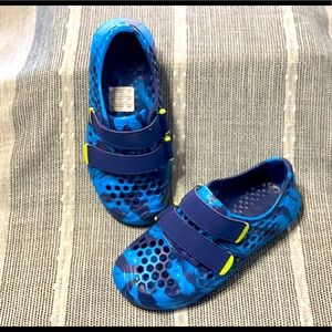 PLAE Mimo water sneaker Like New!